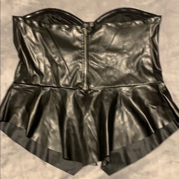 NWOT VENUS FAUX BLACK LEATHER STRAPLESS TOP - Picture 5 of 8